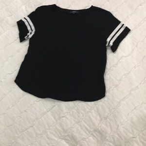 Cropped black shirt